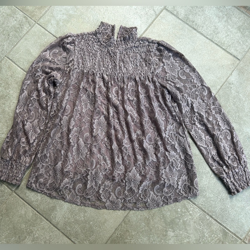 Elegant Lace Long Sleeve Top